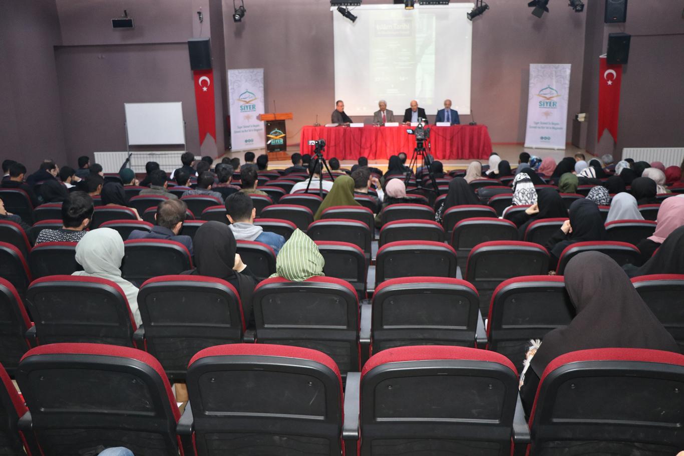 "Resulullah'ın 23 yıllık süre içerisinde ne yaptığının farkında değiliz" "Resulullah'ın 23 yıllık süre içerisinde ne yaptığının farkında değiliz"